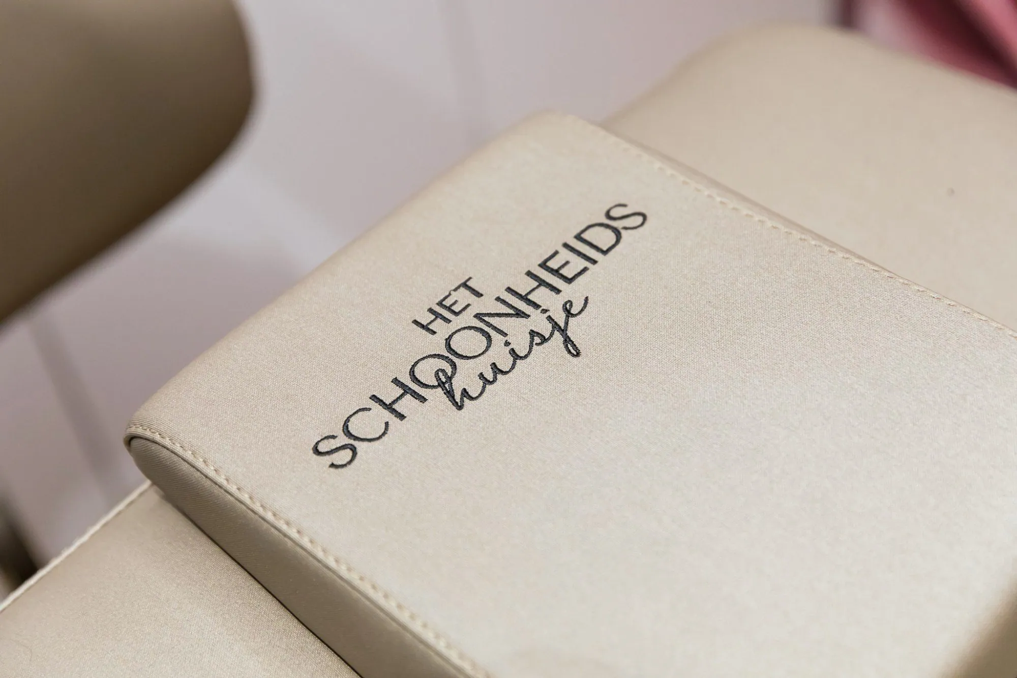 BRITT, inrichting schoonheidsinstituut, 's-Gravenwezel