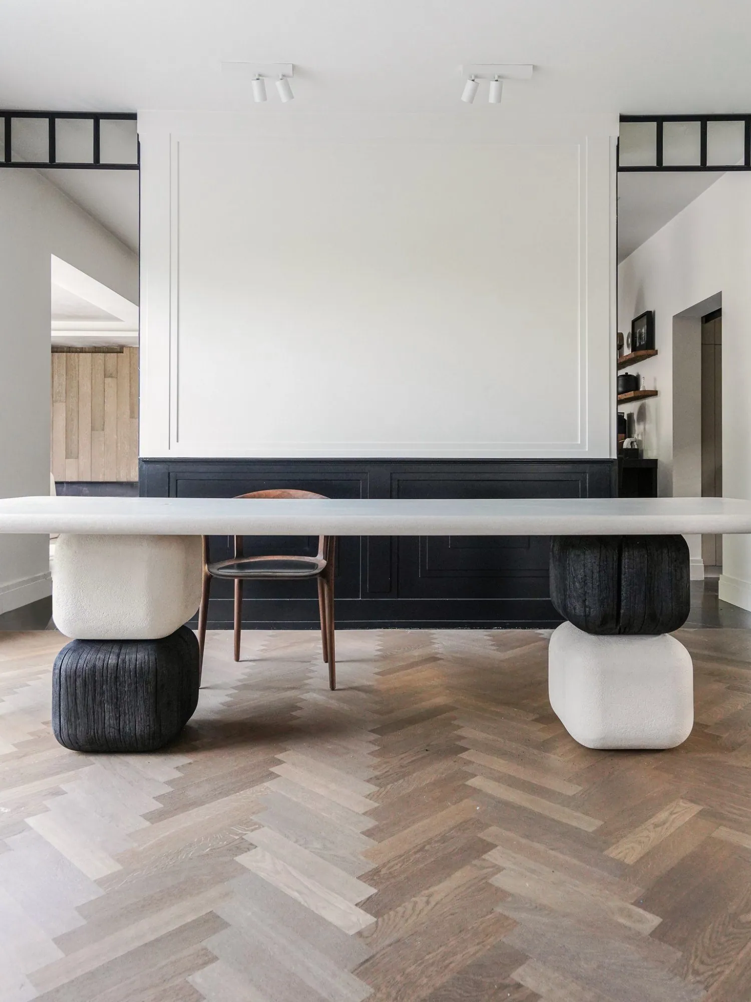 SAIKORO, meubelontwerp voor liz tables, Design